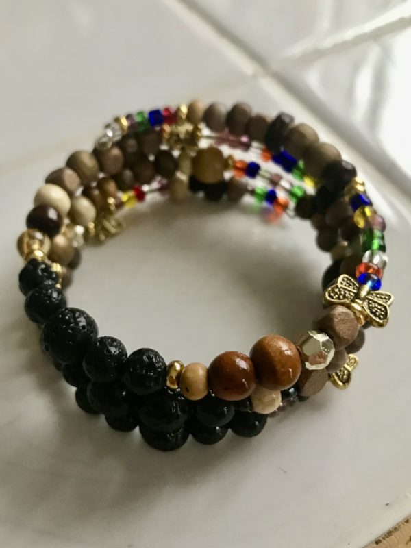Scented sandalwood beads Buddha bracelet